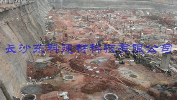 東科膨脹破碎劑應用于孔樁工程實例